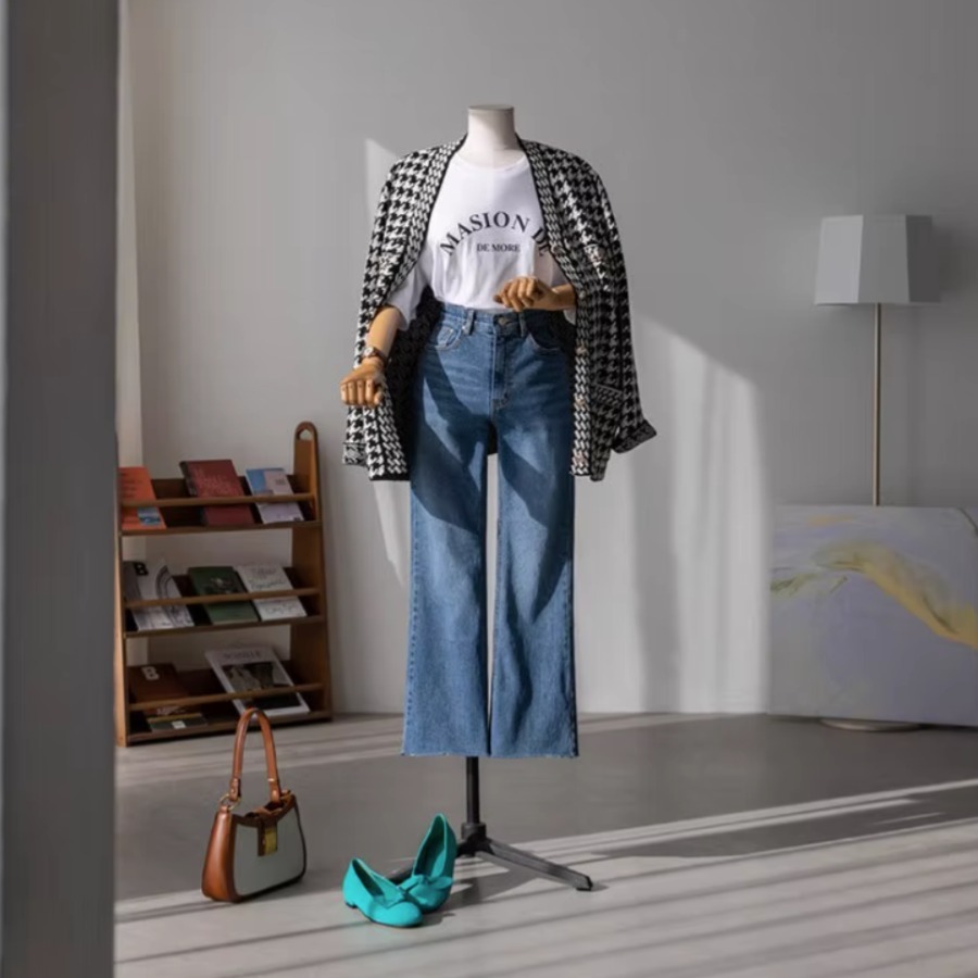 ボトムス パンツ Gパン ズボン ストレートパンツ デニムパンツ レギュラー丈 ストレート ファスナー ポケット デニム 大人可愛い きれいめ シンプル カジュアル おしゃれ お洒落 かっこいいデニム・ジーンズ
