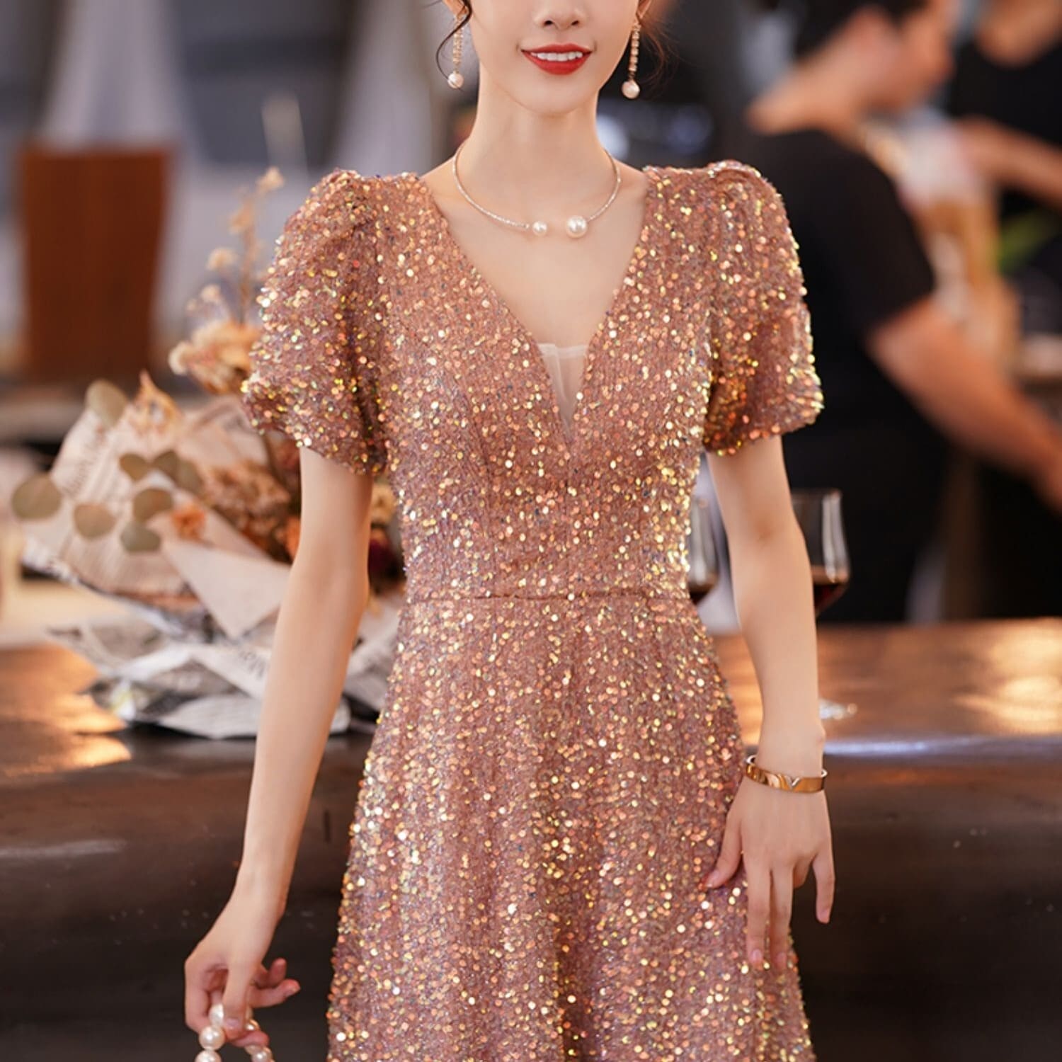 レディース ドレス ロング 半袖 Vネック フレア Aライン フェミニン スパンコール かわいい 大人可愛い きれいめ 上品 こなれ感 エレガント 主役級 存在感 ラブリー キュート 都会的