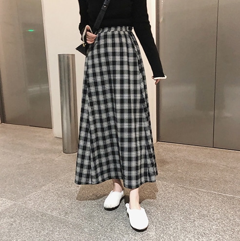 チェック柄ロングスカート スカート ボトムス フレアスカート ロング ロング丈 フレア ハイウエスト ウエストゴム かわいい 大人可愛い きれいめ シンプル カジュアル 大人 上品 おしゃれ お洒落