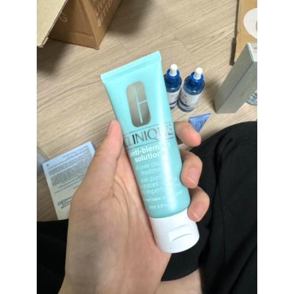 アンチ-ブレミッシュ ソリューション オール-オーバー グ トリートメント オイル-フリー 50ml 5,676円