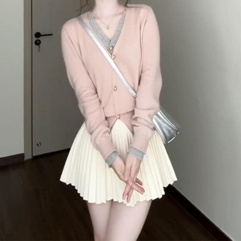 ハイエンドのカスタマイズ-韓国の秋のレディーストップス人気の老けコーデピンクのVネックフェイクツーピースニットカーディガンセット