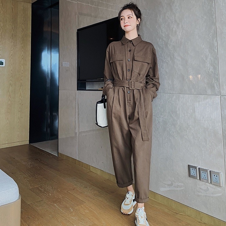 ジャンプスーツ ワンピース オールインワン ロング ロング丈 長袖 襟付き スタンドカラー ストレート ワイド 切り替えデザイン ベルト ウエストマーク ポケット 前開き ボタン かわいい 大人可愛い