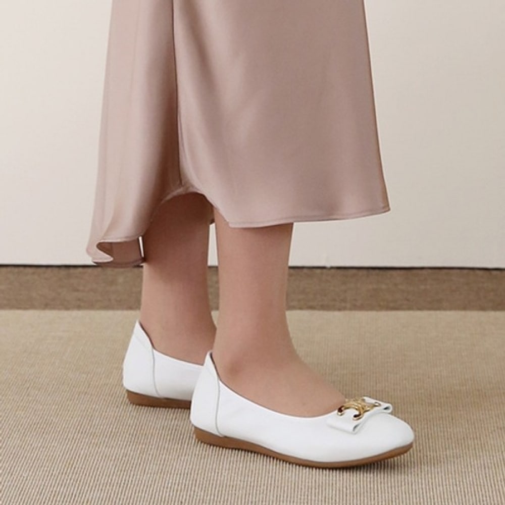 (Ninas Paris) ゴールドリボン付きの快適なレザーローファー