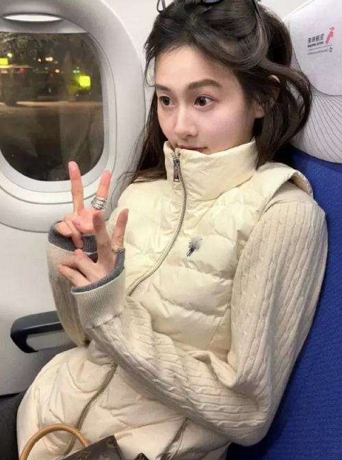 冬用ロゴ刺繍入りダウンベスト ホワイトダックダウン レディース 暖かくて軽いダウンジャケット ベスト390