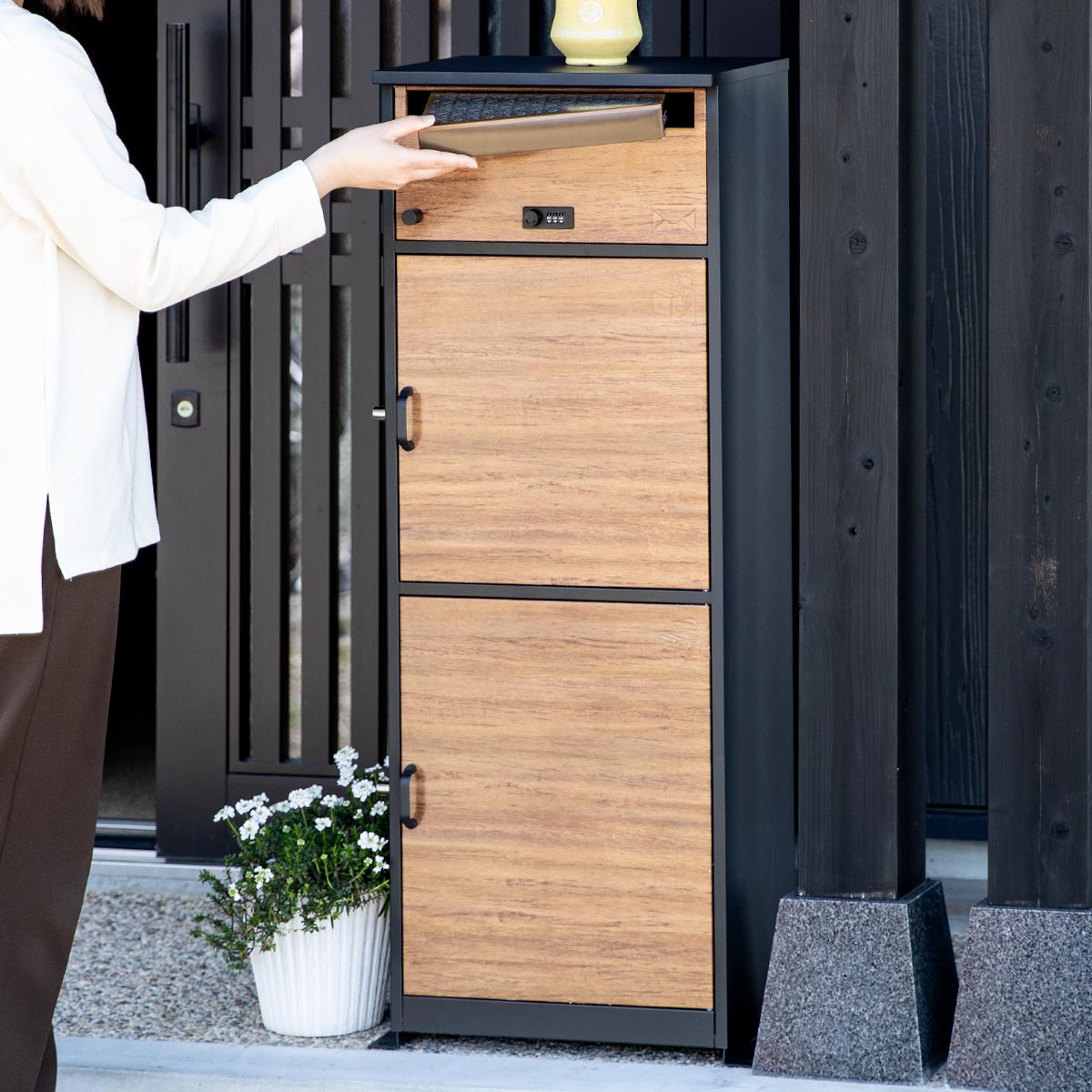 宅配ボックス 郵便ポスト リシム マルチ 濃木目 一戸建て用 据え置き 木目 置き配用ボックス ポスト スタンドポスト 3段 大容量 戸建 屋外 メール便 宅配便 メールボックス 大型 鍵