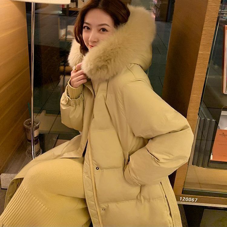 小香風2024冬の新型ダウンジャケットの女性の中には膝を越えたアヒルの毛の襟がゆるいコートが厚くて保温されている