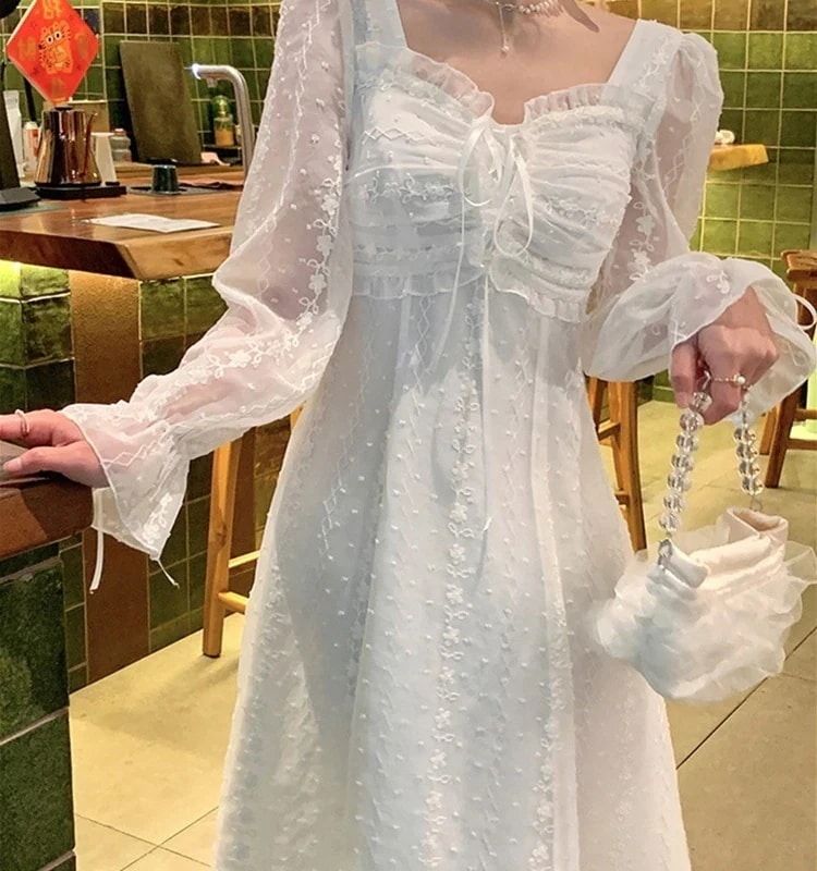 フランスのロマンチックなスクエアカラー刺繍レースの白い純粋な気質の妖精のの女性 2024 春の婦人服 4,815円