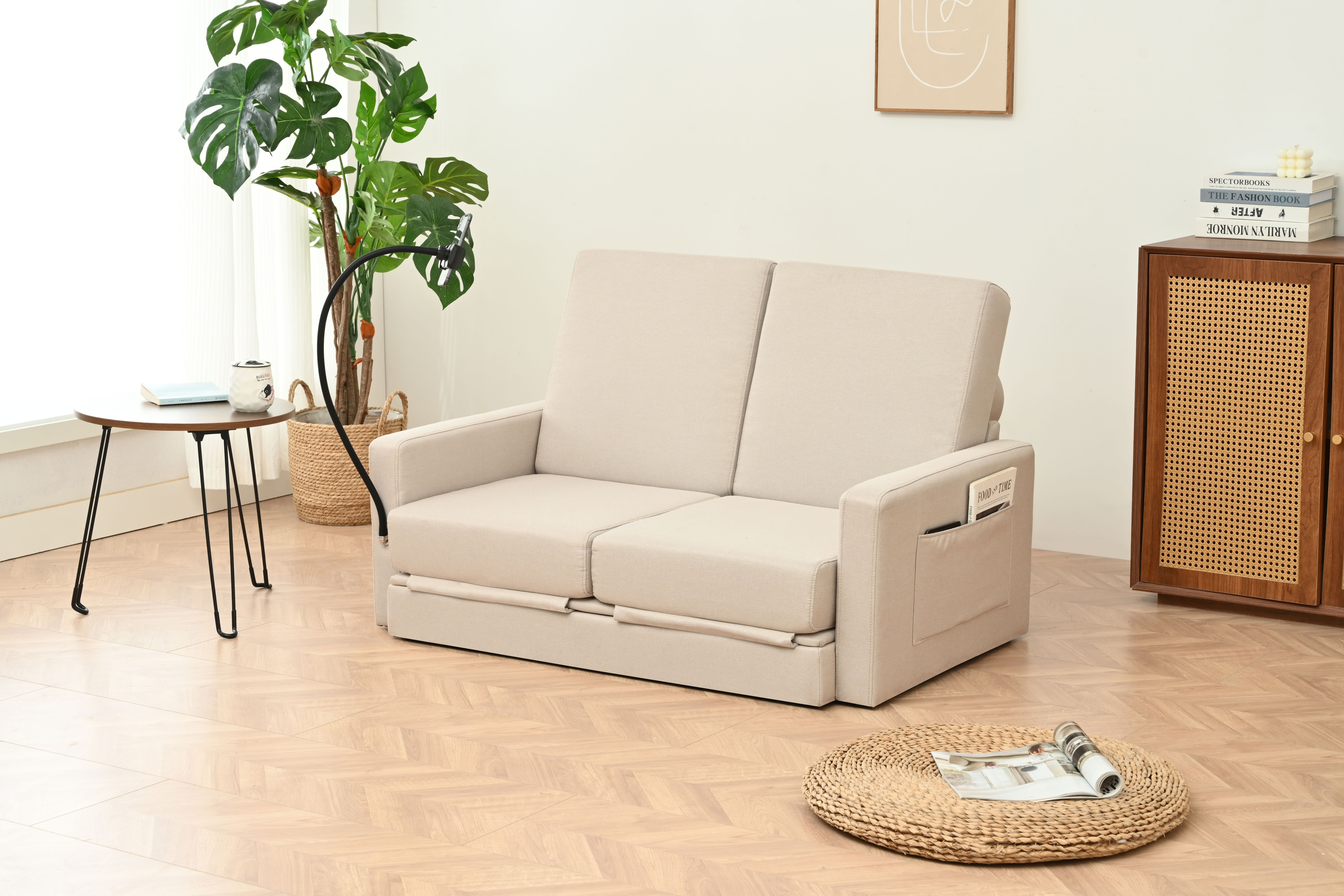 【国内出荷】リビングルームのための調節可能な背もたれ付き収納プルアウトベッド付きラブシートスリーパーソファ4