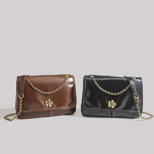 (2色)ゴールデンデイジーボタンクラシックチェーンディテールスクエアハンドバッグ