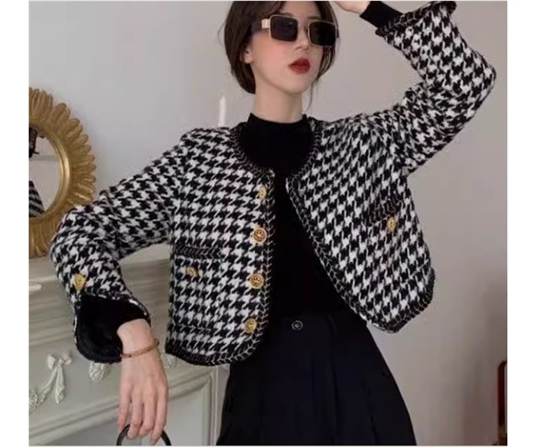 レディース トップス ジャケット カーディガン アウター 上着 羽織 前開き ショート クロップド丈 長袖 Vネック 襟なし ノーカラー ボタン 大人可愛い きれいめ カジュアル 上品 おしゃれ