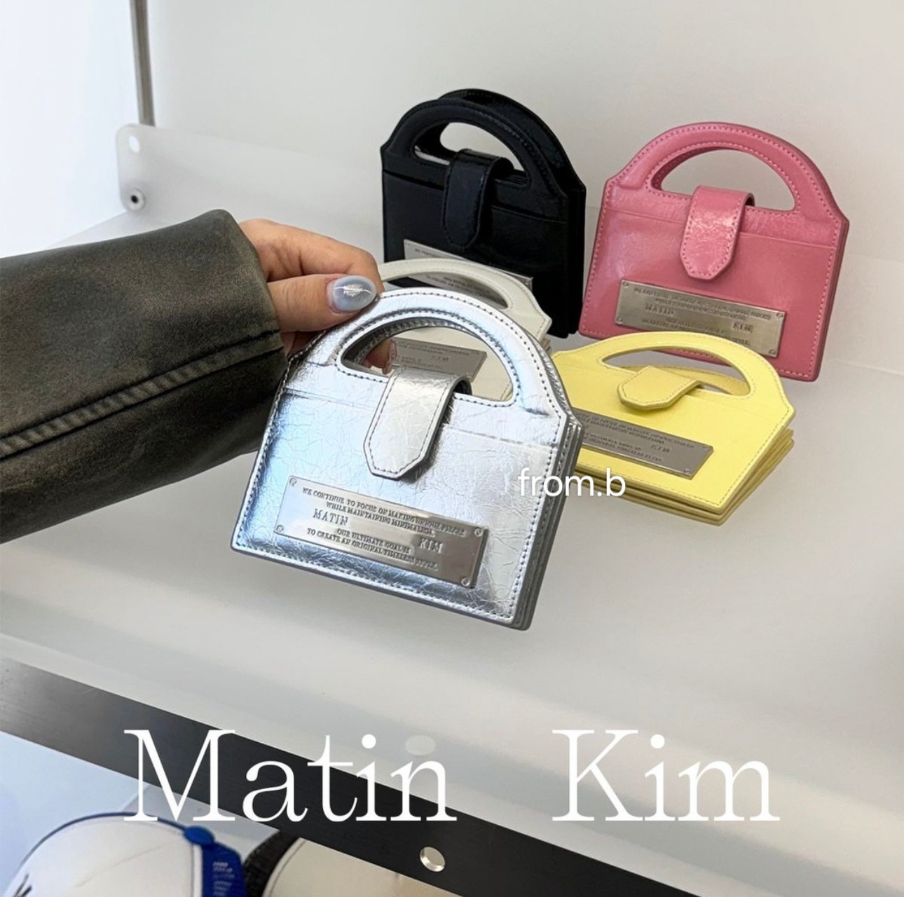 HANDLE ACCORDION CHAIN WALLET