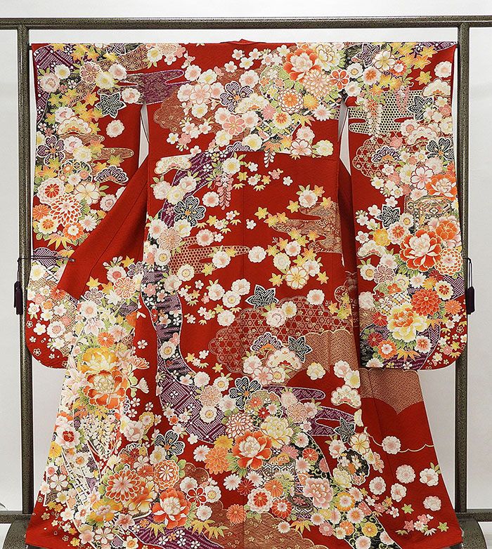 振袖 正絹 四季花熨斗目模様 身丈162.5cm 裄丈66cm 振袖 良品 リサイクル 中古 着物 e4007