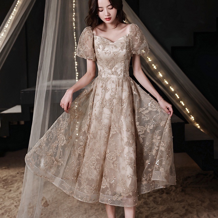 ドレス 衣装 カクテルドレス ミディアム丈ドレス 半袖 パフスリーブ ボリューム袖 刺繡 シースルー フレア キラキラ バックシャン ミディアム丈 ステージドレス 発表会 かわいい 大人可愛い 8,661円