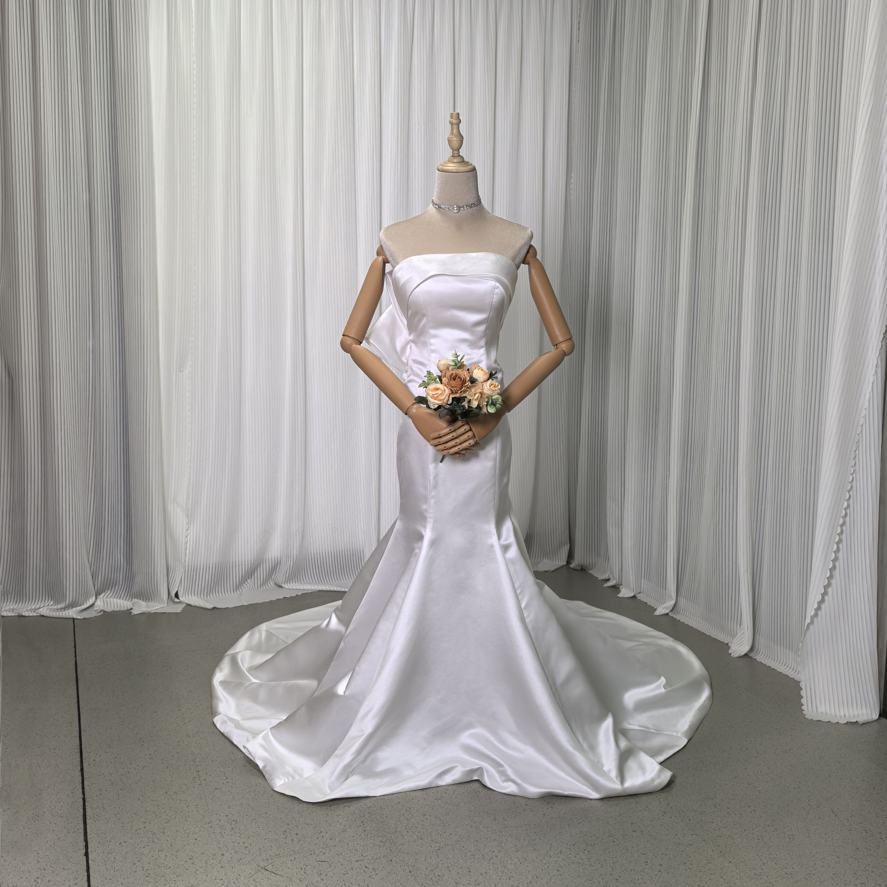 ウェディングドレス ベアトップ マーメイドライン リボン デザイン感 編み上げ 結婚式