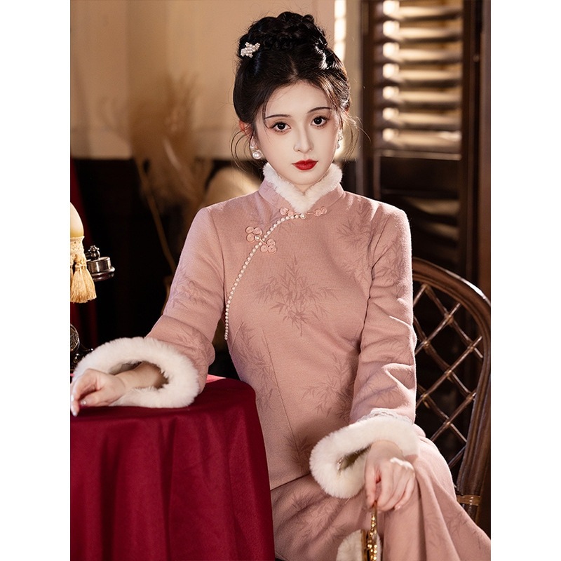 ピンクのスタイル修正されたチョンサムヤング秋と冬の女性の結婚式の婚約スカートプラスベルベット厚い結婚式のカジュアル服