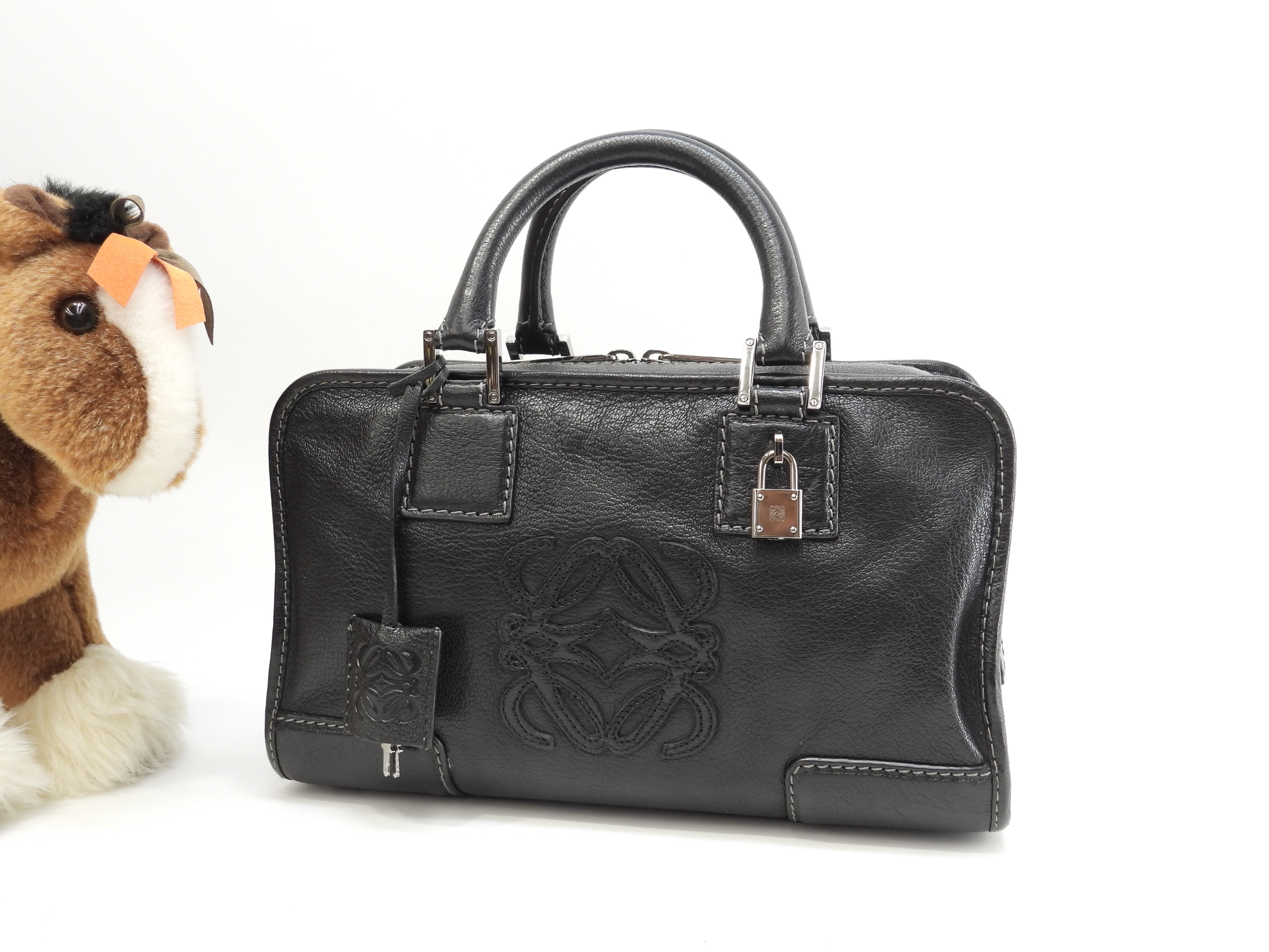 アマソナ28 型押レザー 黒 ハンドバッグ シルバー金具 アナグラム@060807