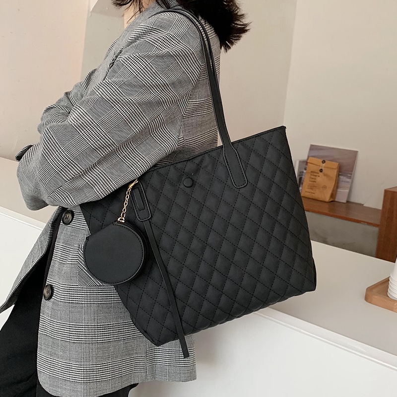 キルティングトートバッグ バッグ バック レディースバッグ トートバッグ トートバック 肩がけバック 肩掛けバック a4 A4 肩がけ 肩掛け PU キルティング かわいい 大人可愛い きれいめ