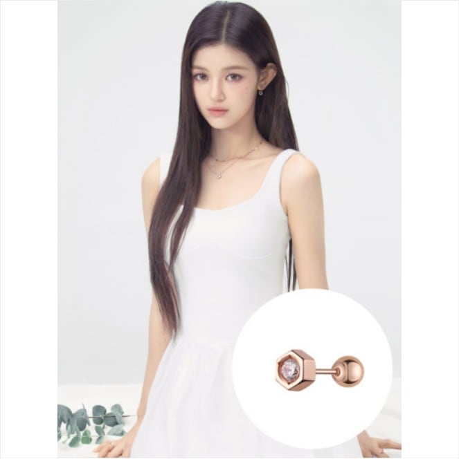 NewJeans 14金ゴールドピアス M0819