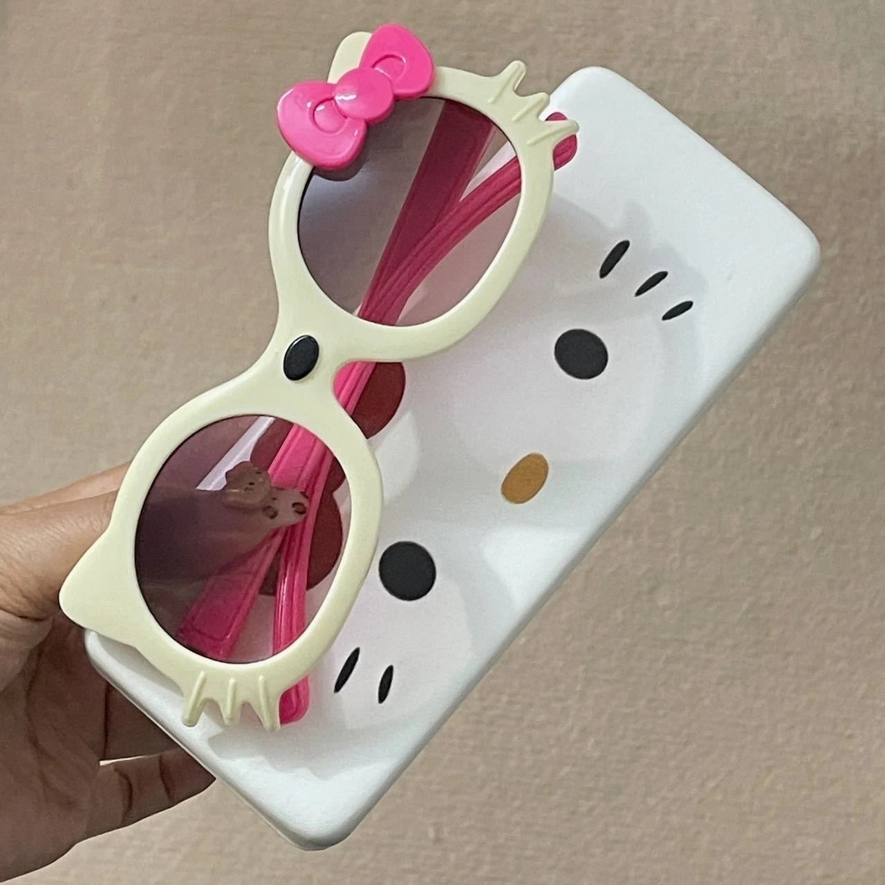 【200点セット】【送料無料】可愛い子猫クリーム眼鏡ケース携帯防圧携帯近視鏡眼鏡ケースサングラス学生収納