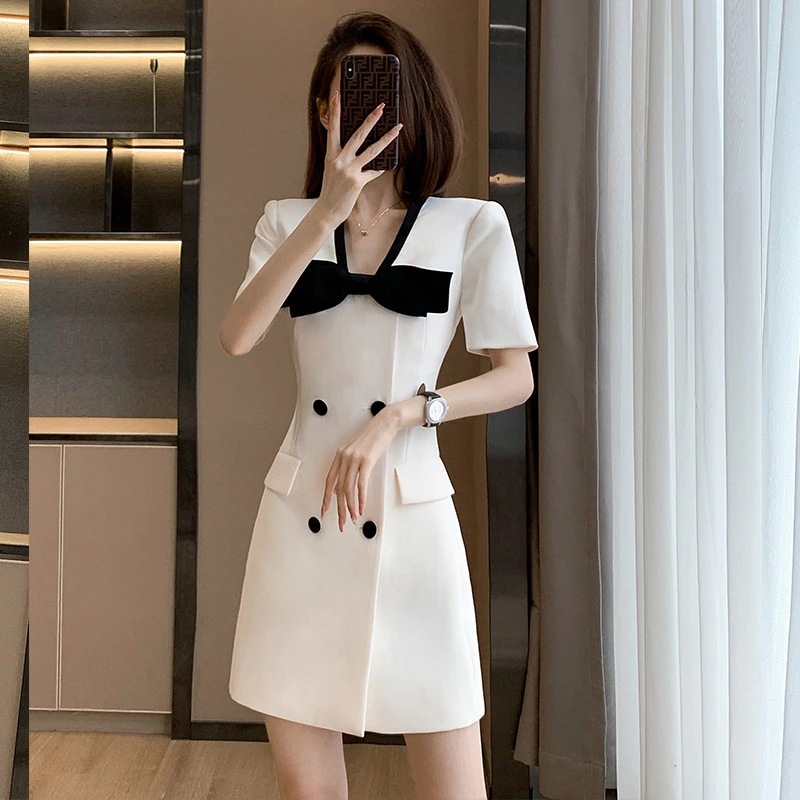 夏物新作ホワイトーツワンピース