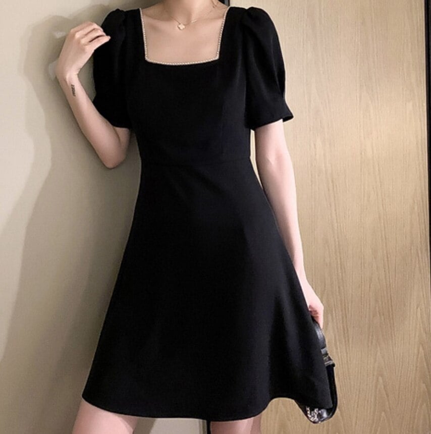 ワンピース ドレス レディース ショート 半袖 スクエアネック パール かわいい 大人可愛い きれいめ シンプル フォーマル 大人 上品 おしゃれ 無地 夏 お出かけ パーティー イベント ブラック