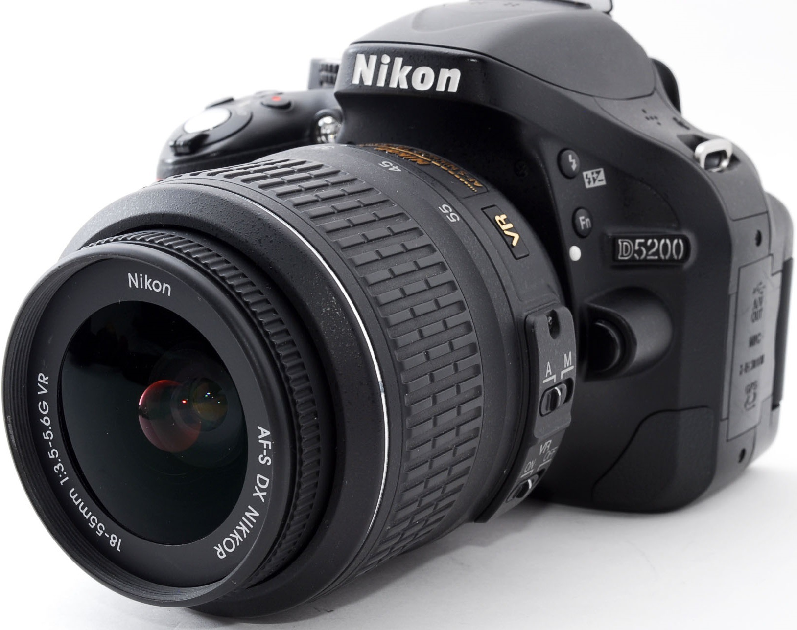 デジタル一眼 D5200 レンズキット ブラック 新品SDカード付き 届いてすぐに使える