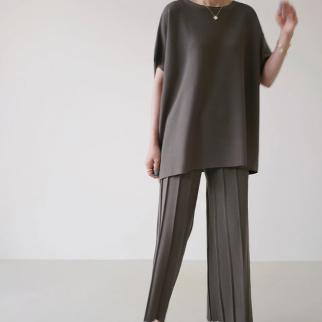 トップス ボトムス セットアップ ニットソー プルオーバー ワイドパンツ ストレートパンツ 7分丈 袖あり 半袖 Uネック ストレート ワイド Iライン プリーツ かわいい 大人可愛い きれいめ