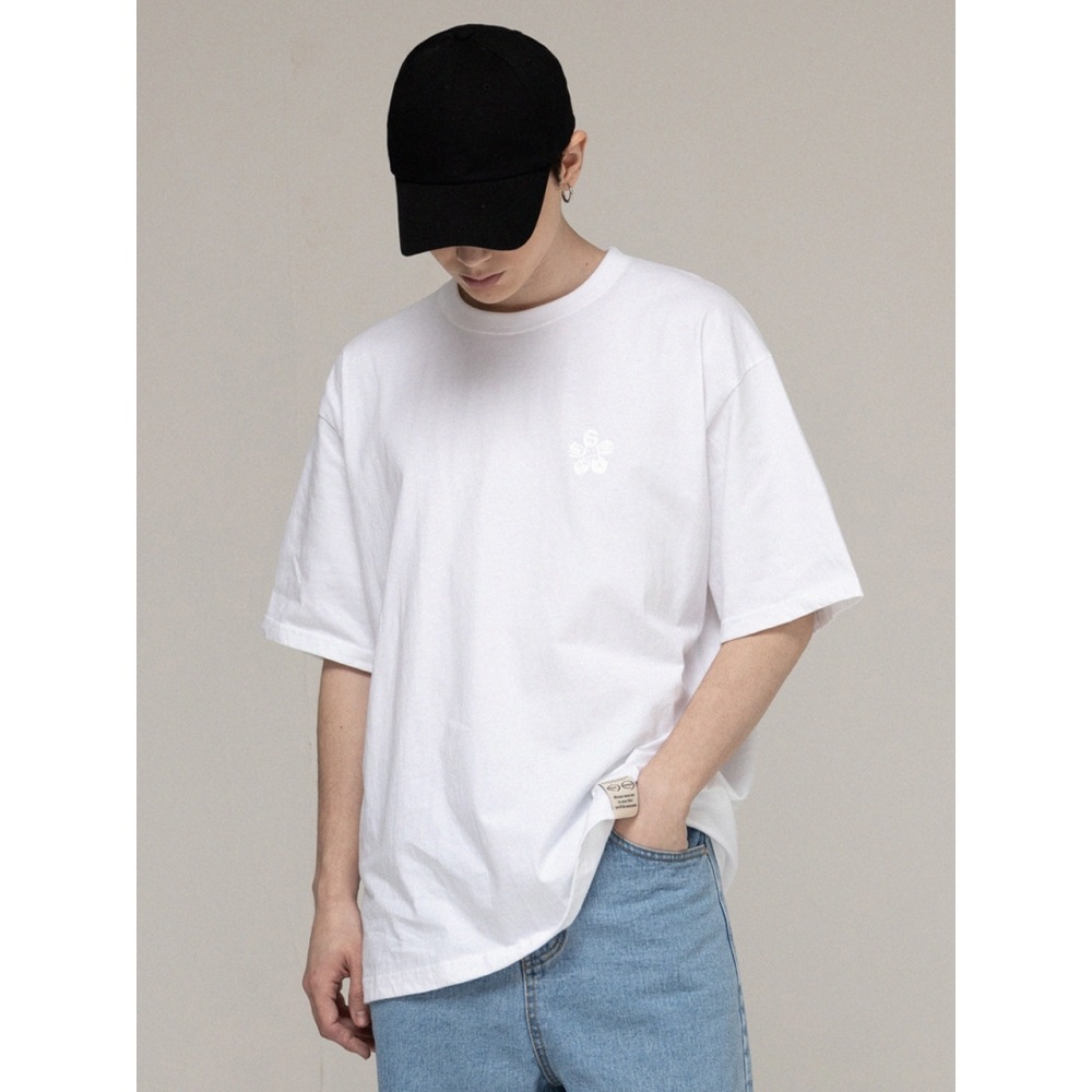GRAVER スモールライフロゴフラワースマイル半袖Tシャツホワイト 7,689円
