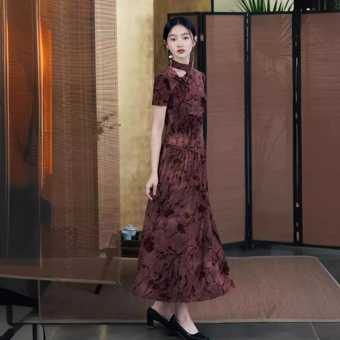 ワンピースドレスドレス新しいのチョンサム2025秋と冬のレトロな群れ燃焼花セット