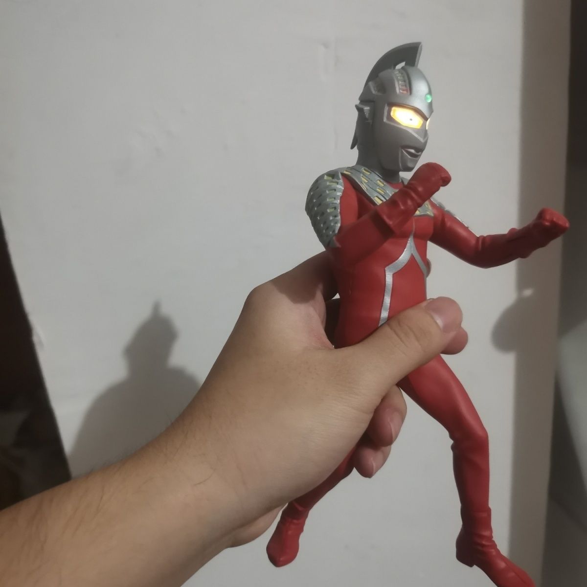 発光型の大きなモデルの手作りサイヴィンウルトラマン七爺七星侠22cmヘッドマークは取り外し可能です