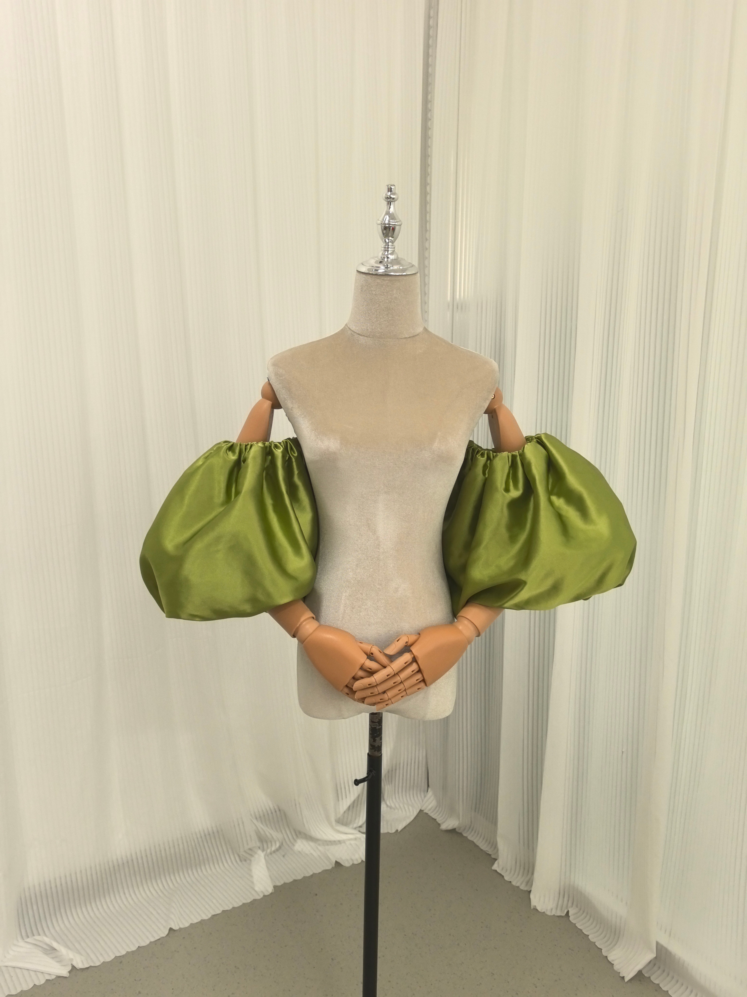 パフスリーブ グリーン 光沢サテン 取り外し袖 ストレッチ エレガント 前撮り