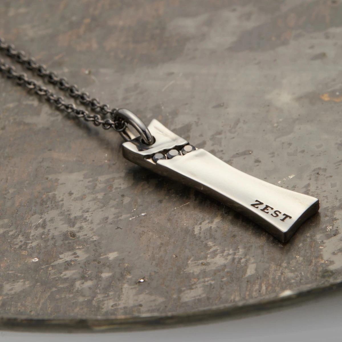 ネックレス メンズ シルバー925 ブラックコーティング 彫刻 刻印 プレート バー