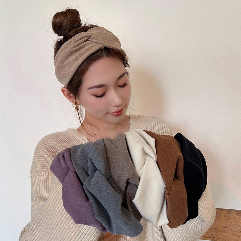 洗顔用ネット insヘアカバー 塗布膜束ヘアバンド かわいい猫の耳のバンド 女性の顔を洗う女