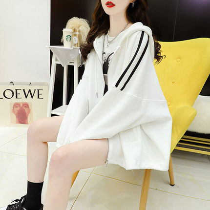 トップス デート プルオーバー パーカー フーディー 上着 袖あり 長袖 かわいい 大人可愛い きれいめ シンプル カジュアル 大人 上品 おしゃれ お洒落 主役級 存在感 春 秋 10代 20代