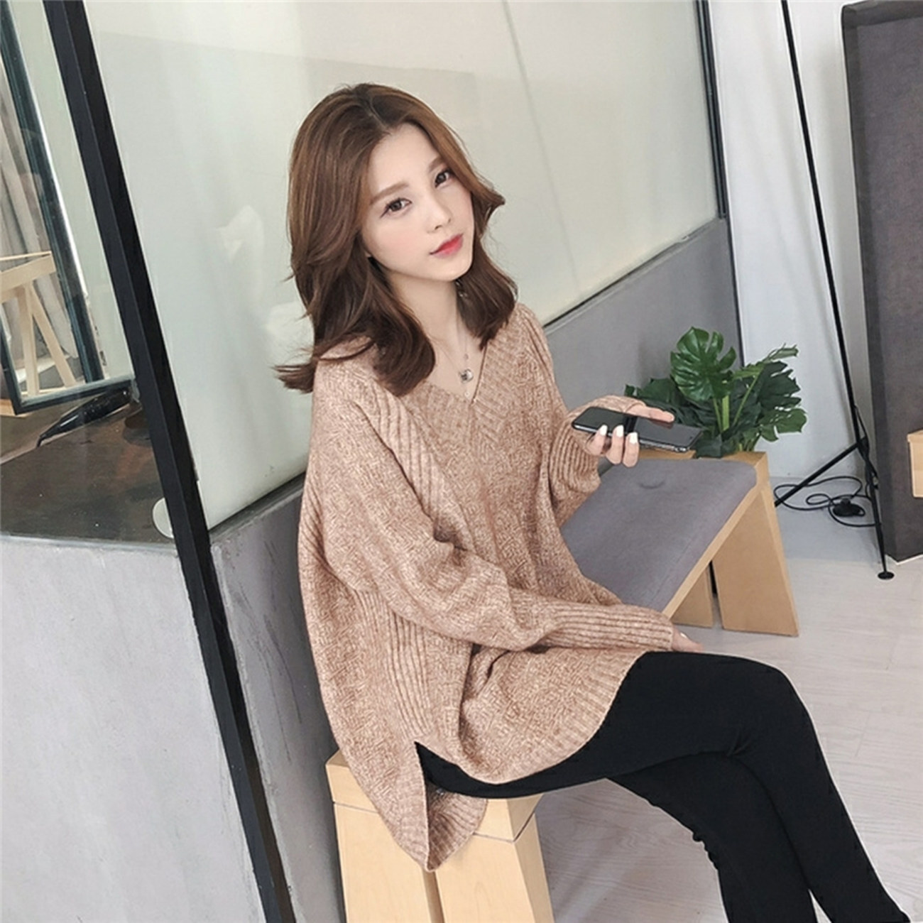 ニット セーター 長袖 Ｖネック サイドスリット ケーブルニット プルオーバー かわいい 大人可愛い カジュアル きれいめ ラフ 無地 秋 冬 ママ お出かけ 楽ちん 暖かい XL 大きい