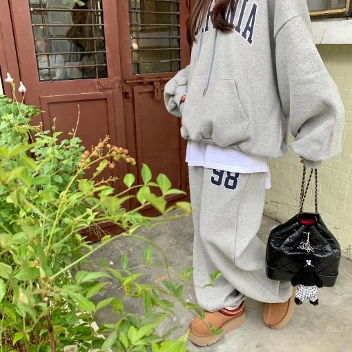 秋冬 2点セット トップス 裹起毛 防寒あったか お出かけ 暖かい 羽織り かわいいショート丈 セットアップ ルーズ ボトムス ストレート系冬 ゆったり サイズワイドシルエット レディース