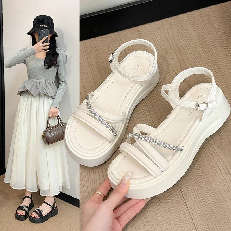 1点ご購入 で10点プレゼントいたしますラインストーン付きマドレーヌサンダル女25風厚底露指海辺ビーチサンダル女