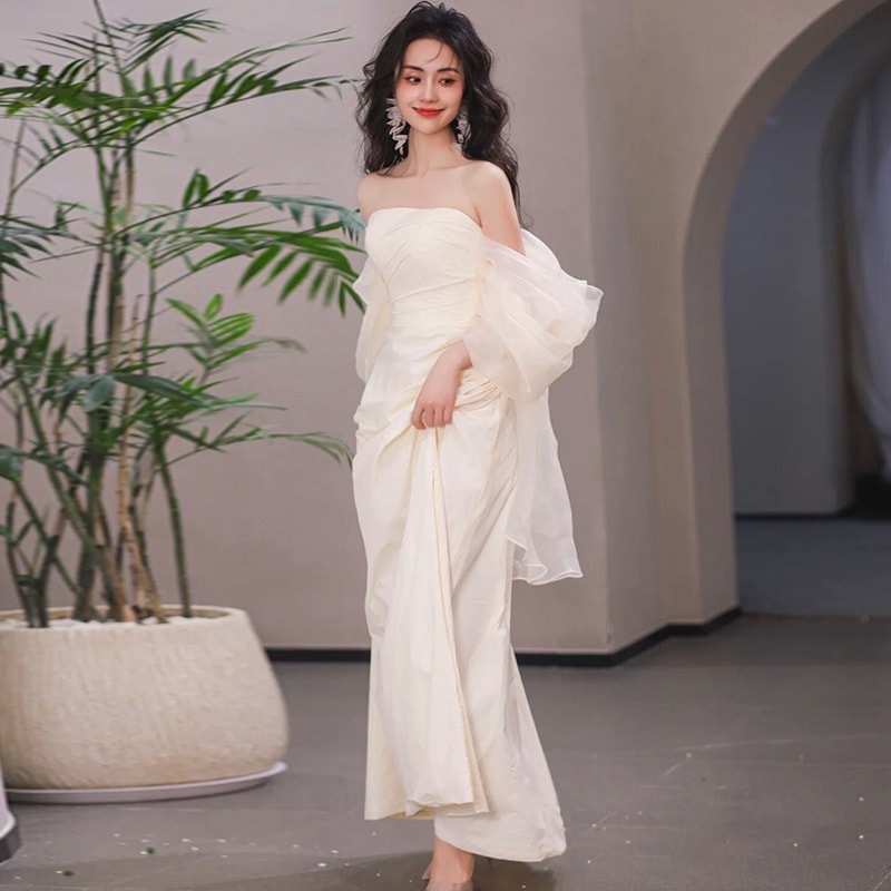 ストラップレスライトウェディングドレス花嫁シンプルロングサテンウェディングドレススーパードレッシングガウンウェディングドレス