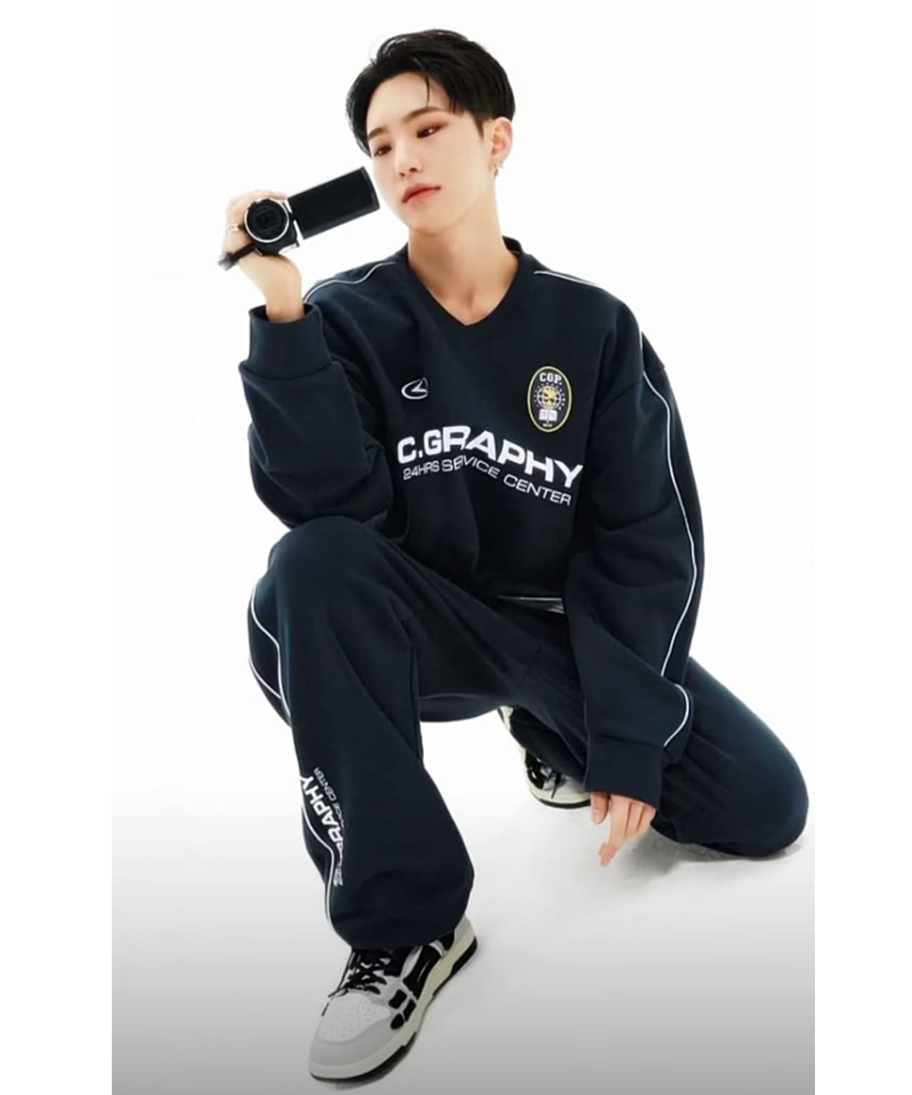 codegraphy 24H Track V-neck Sweatshirt | HARDWOODANDHOLLYWOOD.COM