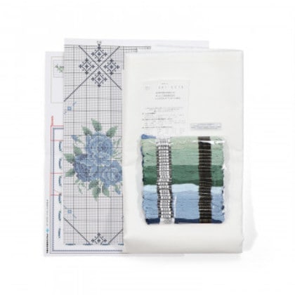 オノエ・メグミ クロスステッチキット ブルーローズモチーフのテーブルクロス 刺しゅうキット 1204 9,057円