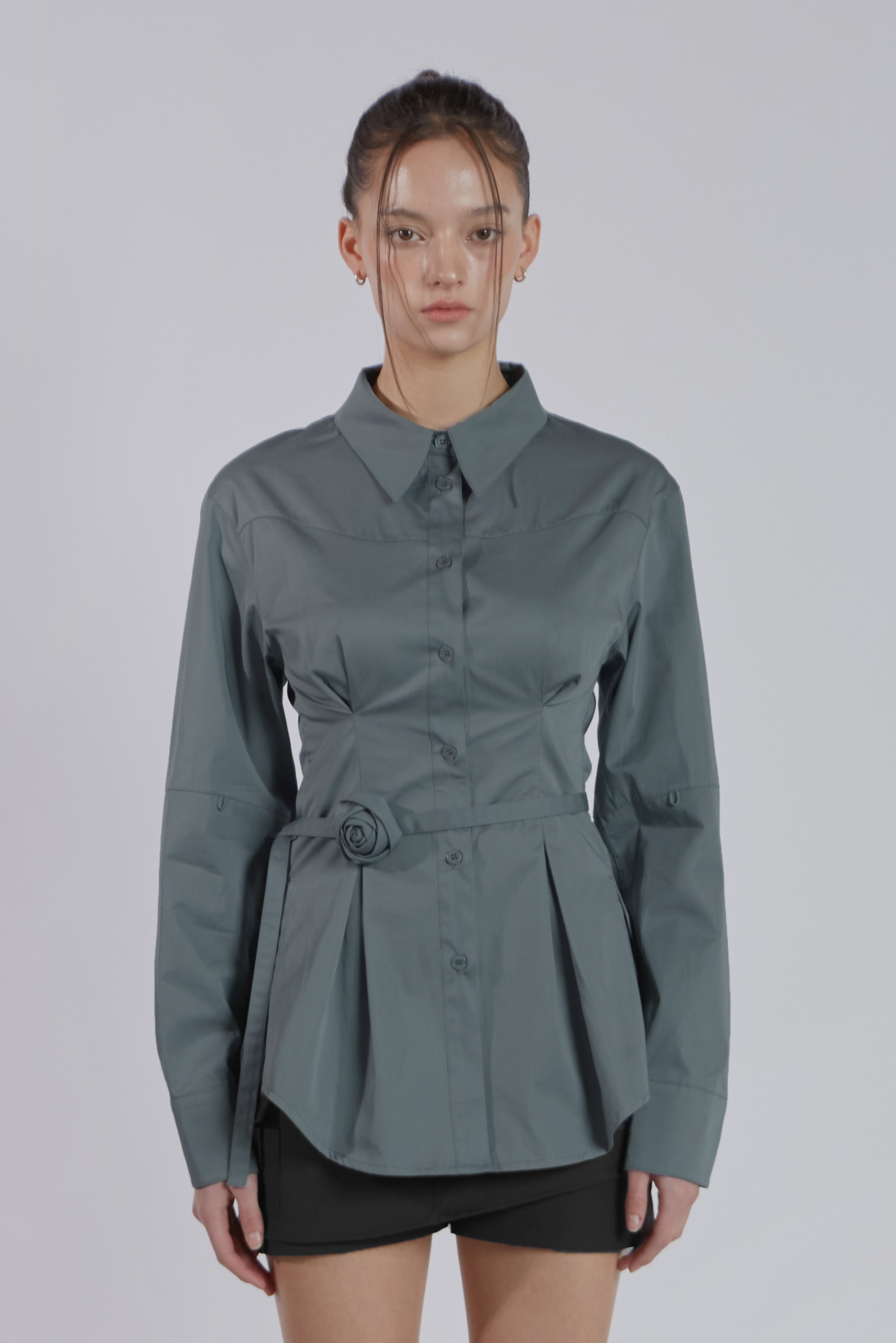 PINTUCK ROSE BELT SHIRT [BLUE GRAY]