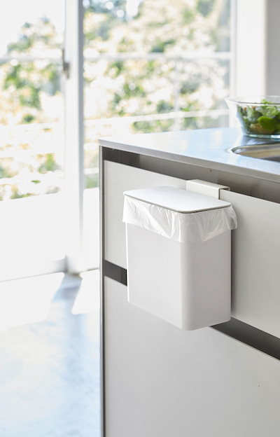 他サイト： 壁掛けキッチン用ごみ箱 山崎実業 TOWER タワー マグネット＆シンク扉ゴミ箱 ホワイトの商品画像