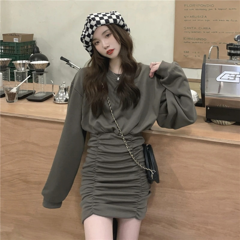 長袖 シャーリング 切り替え ミニ ワンピース ミニ丈 袖あり ドロップショルダー ラウンドネック 襟なし Aライン 切り替えデザイン ハイウエスト 伸縮性 かわいい 大人可愛い シンプル カジュアル