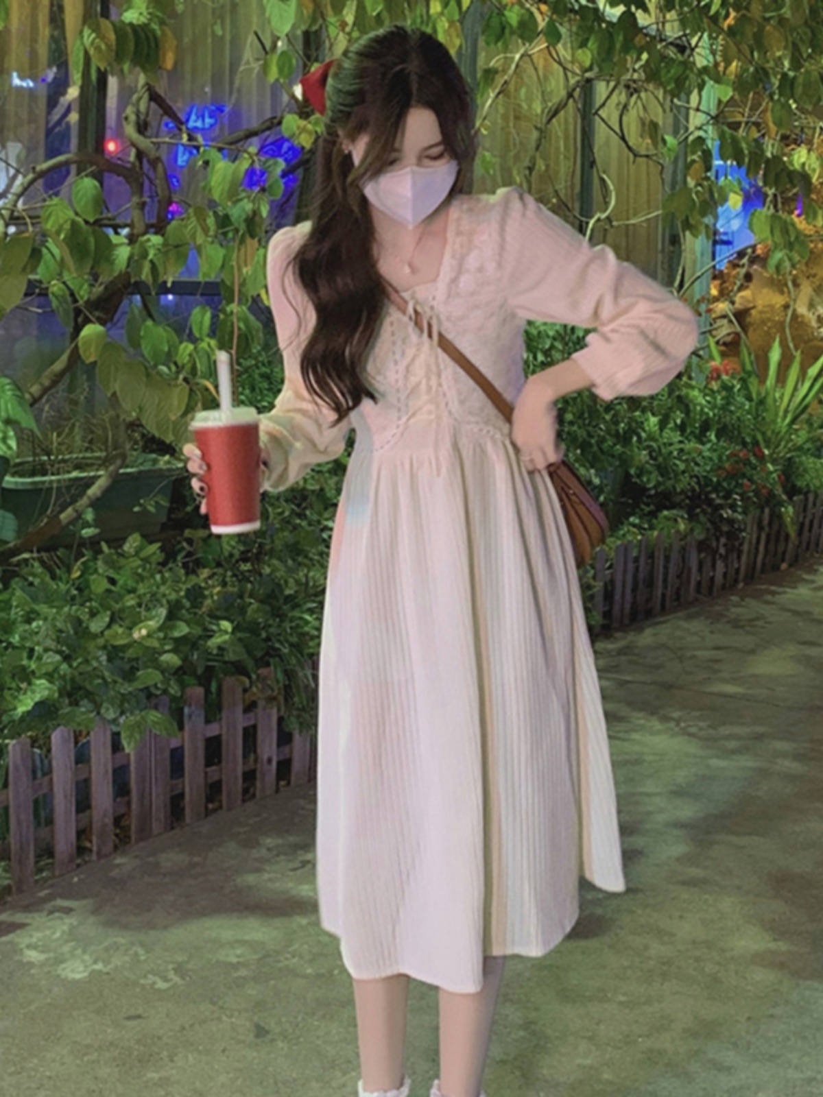 ロングドレスの小さなフランスの気質穏やかな風初秋の長袖ドレス子供の2023新しいシニア感覚