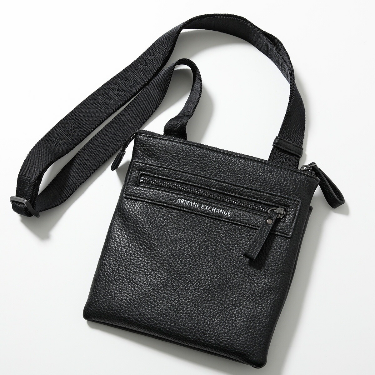 A/X ARMANI EXCHANGE アルマーニ エクスチェンジ ショルダーバッグ 952717 4F872 メンズ フラット クロスボディ ロゴ 鞄 00020/BLACK