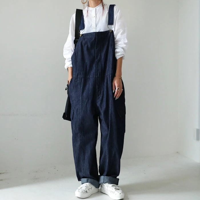 自然体で着こなしやすいデニムで仕上げる大人感デニムカーゴサロペット・再再販メール便不可