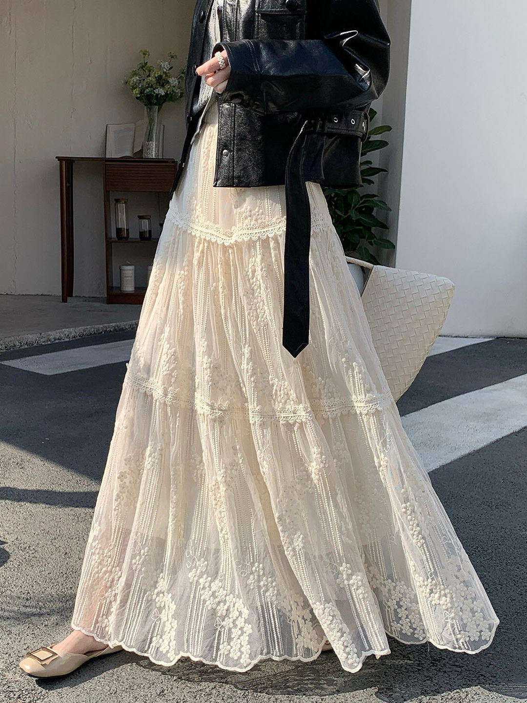 フレンチロマンチック風 重厚刺繍ネット生地ハーフスカート 女性用 2026春夏 万能搭配 スリム効果 レースAラインロングスカート