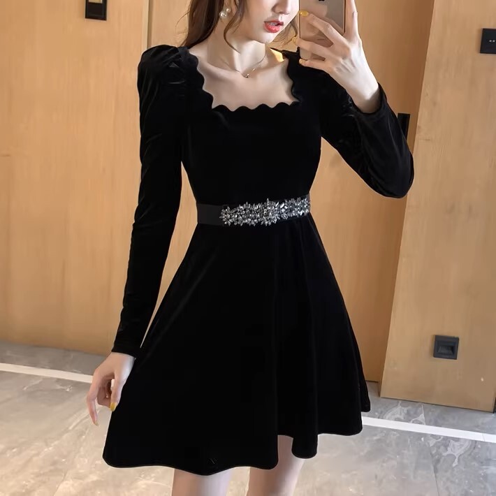 レディース ワンピース ドレス フレア ミニ 膝下 ミモレ 長袖 スクエアネック Aライン ベルト ウエストマーク ハイウエスト 薄手 ベロア ベルト付き かわいい 大人可愛い きれいめ シンプル