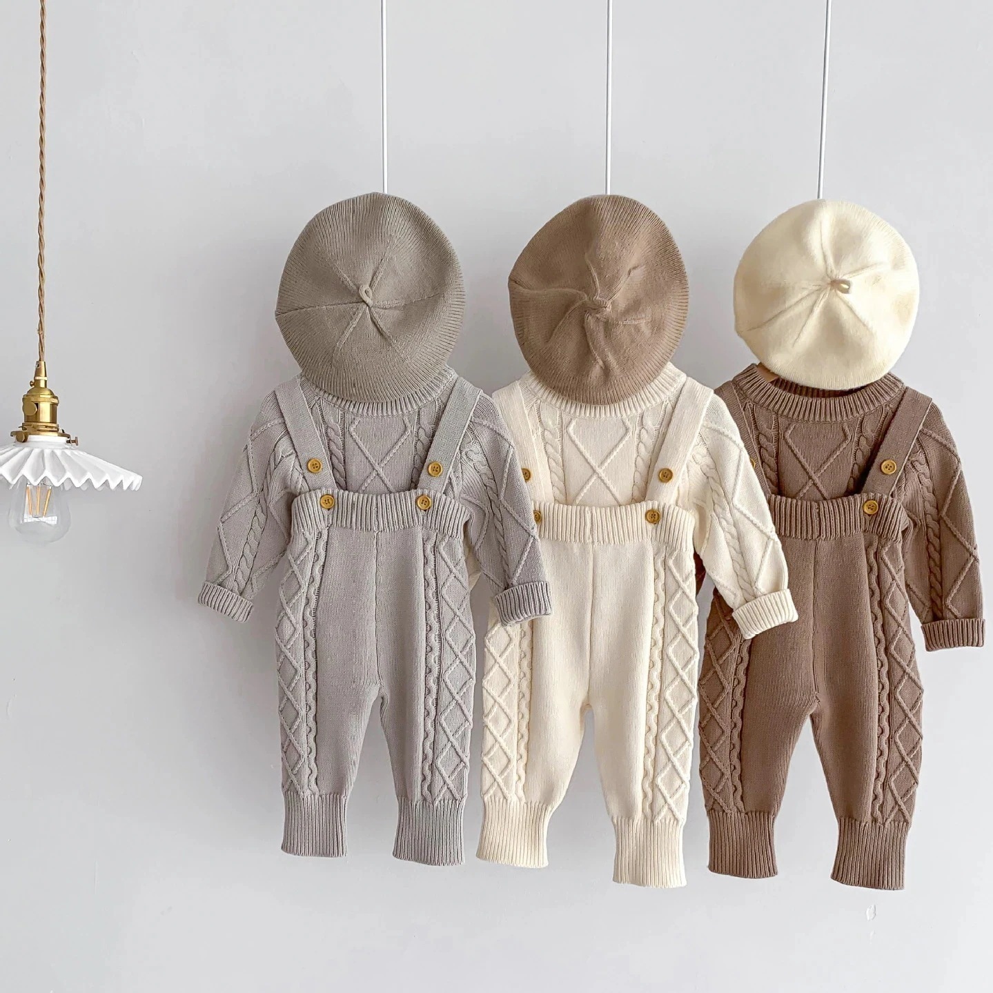 【3個セット】23 ベビー服 韓国版の新作 ニットサロペットセット 男の子 女の子 赤ちゃんの丸首セーター2751