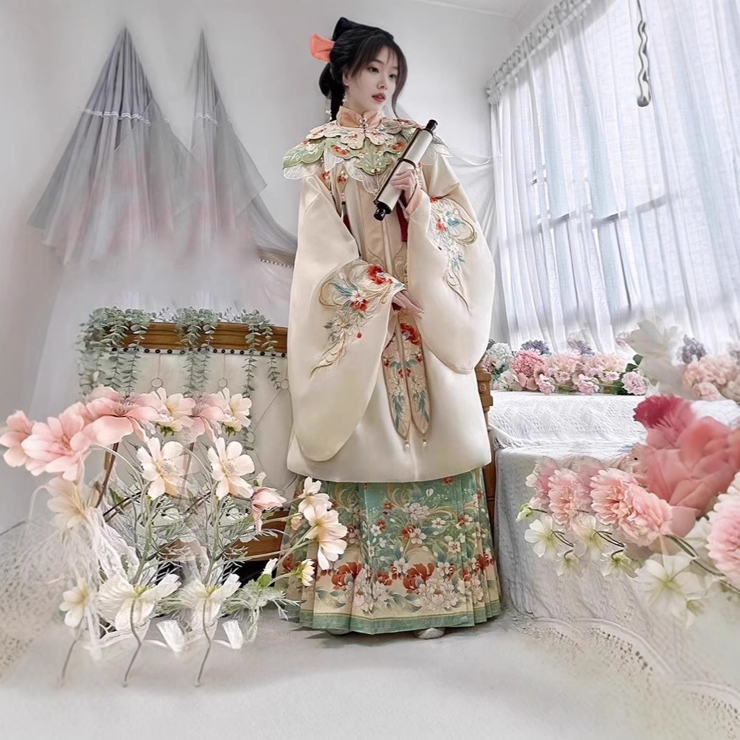 志宇堂明代雲間大人漢服女性[花歌]春秋馬面スカートセット日常古代漢服 6,077円